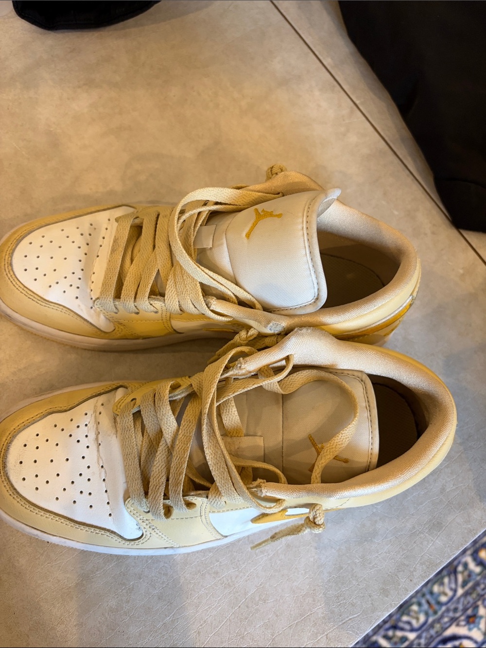 Jordan Kids Low-Top Sneakers in White and Beige with Gold Jumpman